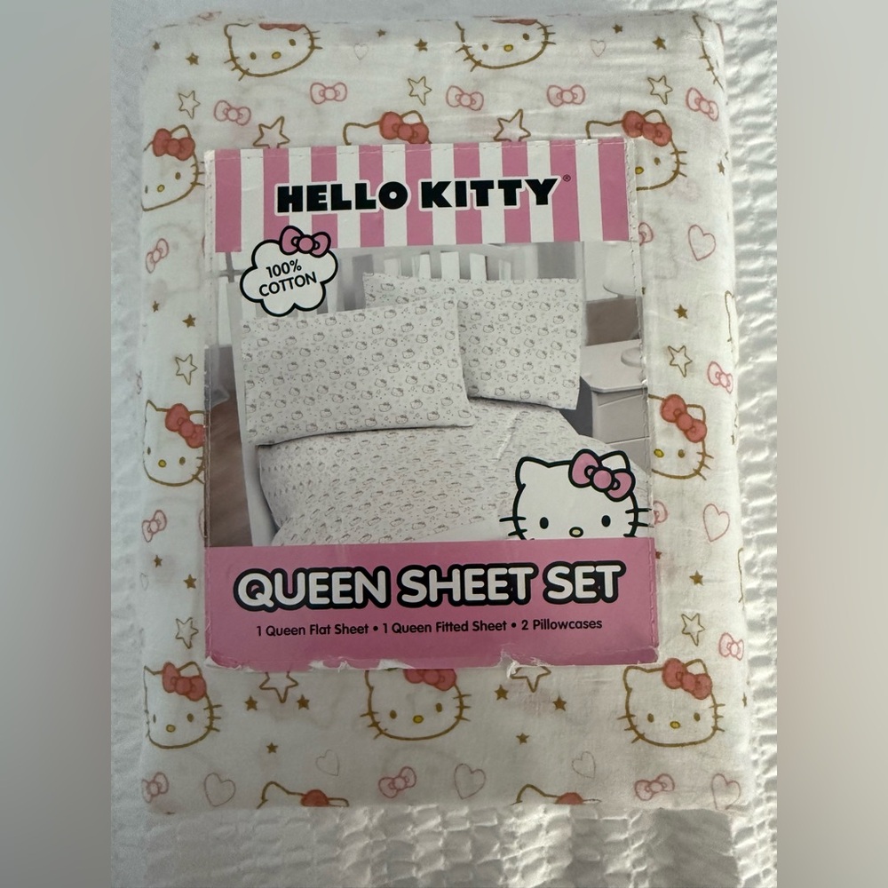 Hello Kitty Queen Sheet Set
